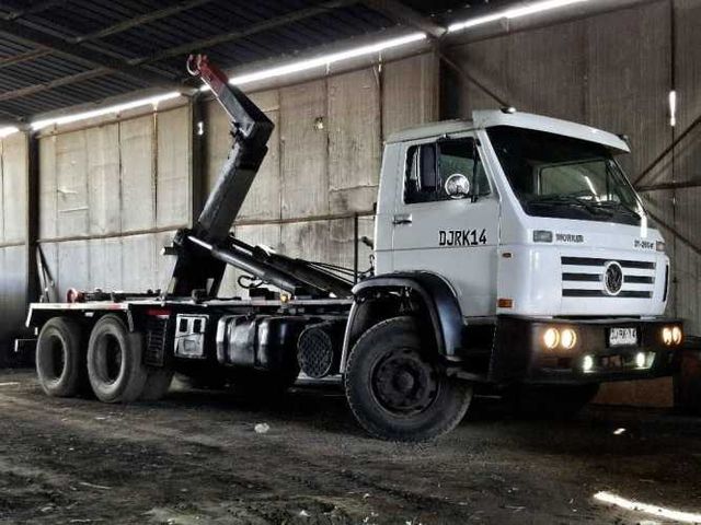 Volkswagen Worker 31-260e + Hookloader para 20 toneladas