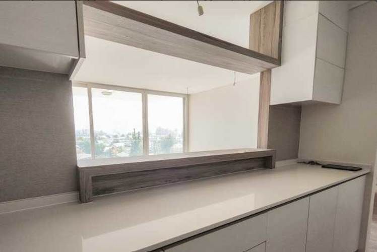 Luminoso y Moderno Departamento Céntrico (132945)