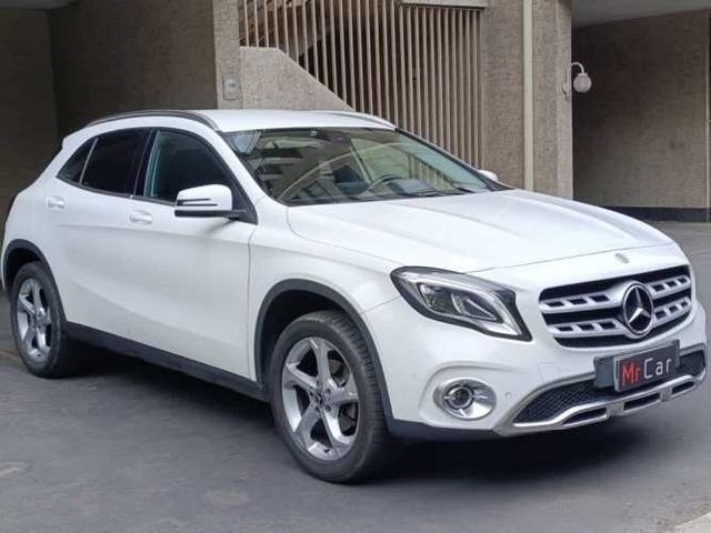 MERCEDES-BENZ 200 2020