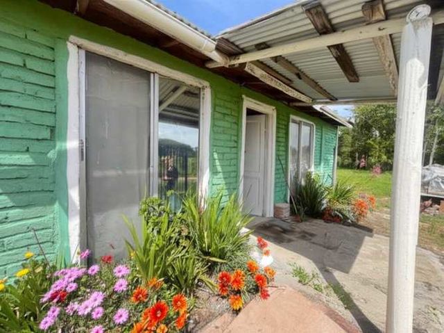 Casa en venta c/ estacionamiento en Yumbel