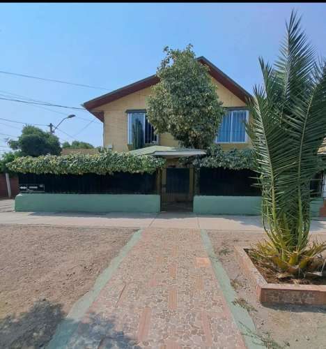 VENTA CASA ESQUINA 2 PISOS ESTACION CENTRAL