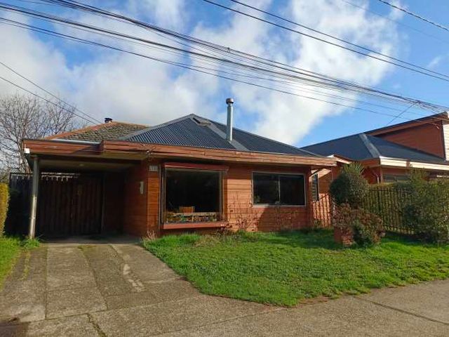 SE VENDE AMPLIA CASA EN VILLA DEL REY