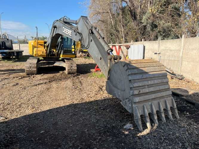 Excavadora John Deere 200D LC - Año 2012