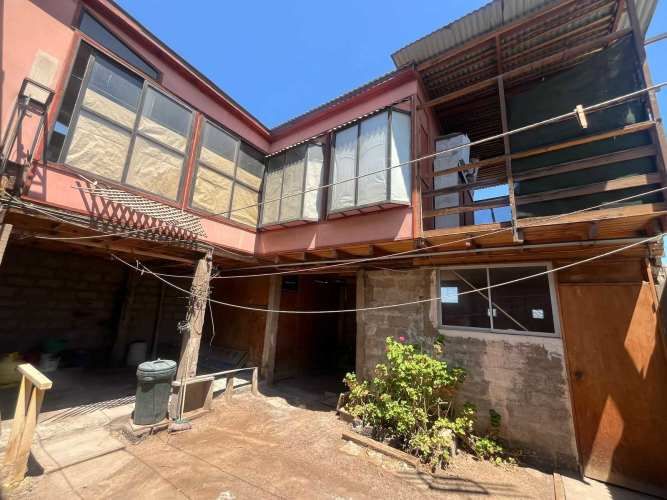 AMPLIA CASA EN VENTA AVENIDA RENDIC (133050)