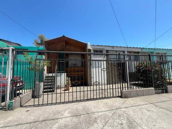AMPLIA CASA EN VENTA AVENIDA RENDIC (133050)