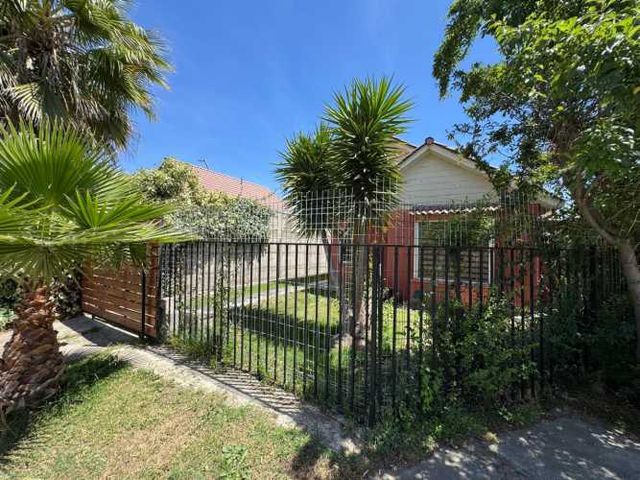 SE VENDE HERMOSA CASA EN LARAPINTA, CON AMPLIO TERRENO