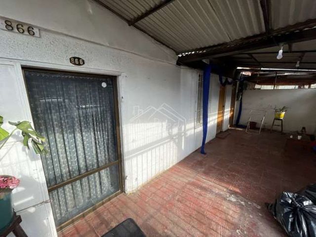 Casa en venta c/ estacionamiento en La Pincoya - El Barrero