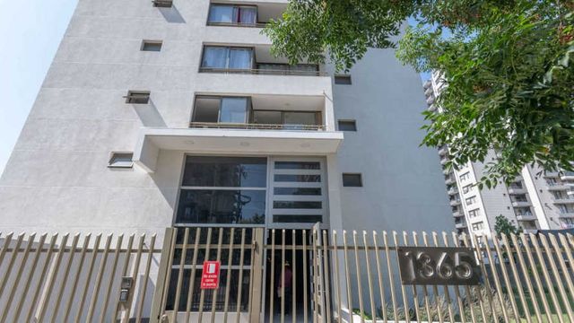 Se arrienda Depto 1D+1B, cercano metro Departamental.