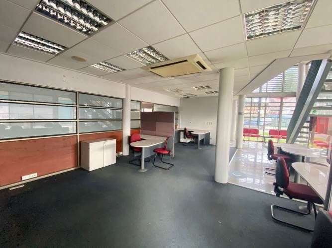 LOCAL COMERCIAL HOCHSTETTER