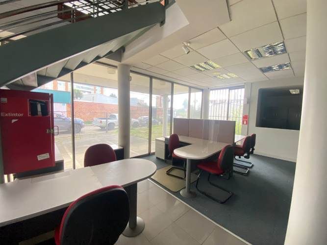 LOCAL COMERCIAL HOCHSTETTER