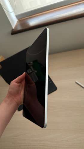 PACK COMPLETO: iPad Pro 11” 4a Gen 2022 256 GB + Magic Keyboard + Apple Pencil – Como Nuevo