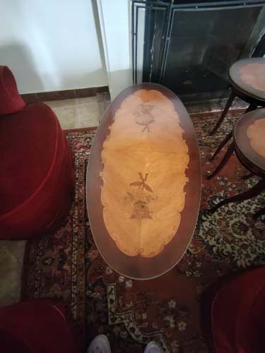 Juego comedor, incluye buffet, mesa de arrimo, dos mesas laterales y mesa lateral