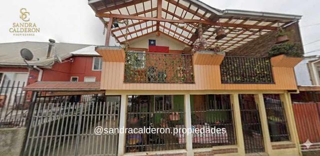 SE VENDE CASA CON GRAN CAPACIDAD Y DISTRIBUCIÓN FAMILIAR