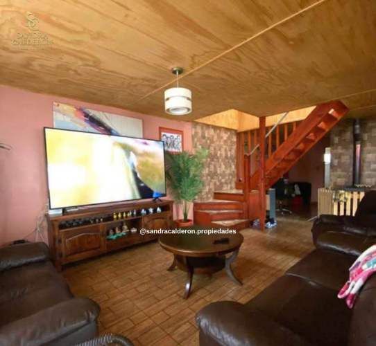 Amplia Casa Familiar de 185 m² con Gran Terreno y Quincho – ¡Espacio y Comodidad!