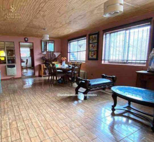 Amplia Casa Familiar de 185 m² con Gran Terreno y Quincho – ¡Espacio y Comodidad!