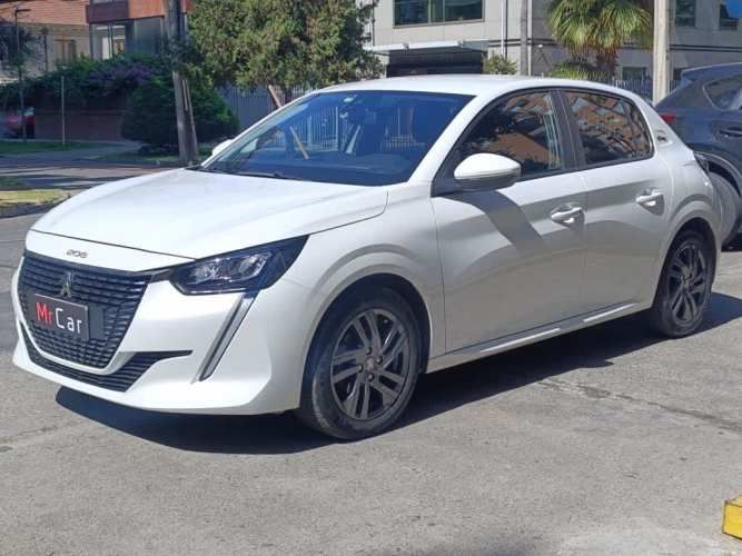 PEUGEOT 208 2021