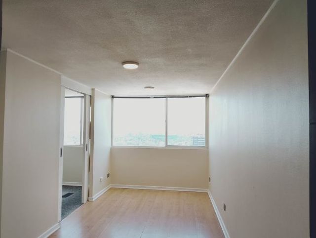 Se arrienda depto 2D+1B, cercano a metro Ecuador.