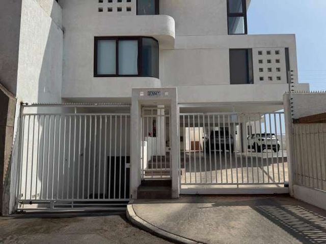 Amplio Y Comodo Depto. Con Vista Al Mar. Sector Privilegiado