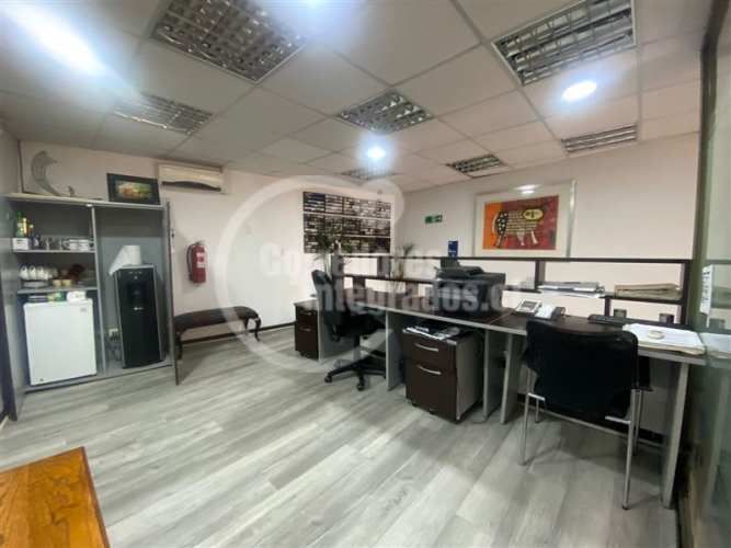 LOCAL COMERCIAL METRO ALCANTARA