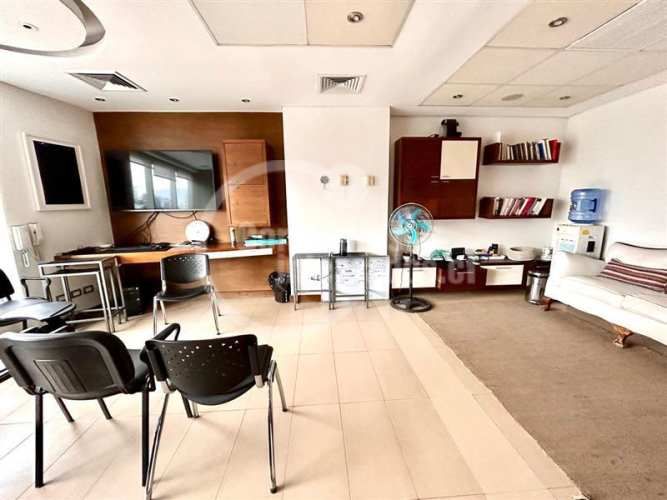 OFICINA Vitacura / Luis Pasteur