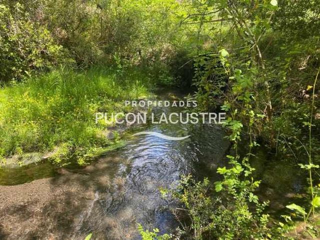 VENTA PARCELA CON ESTERO LOS RISCOS - PUCON (129529)
