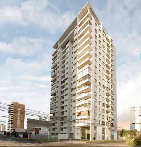 Arriendo Departamento en Edificio Parque Brasil, Sector Sur