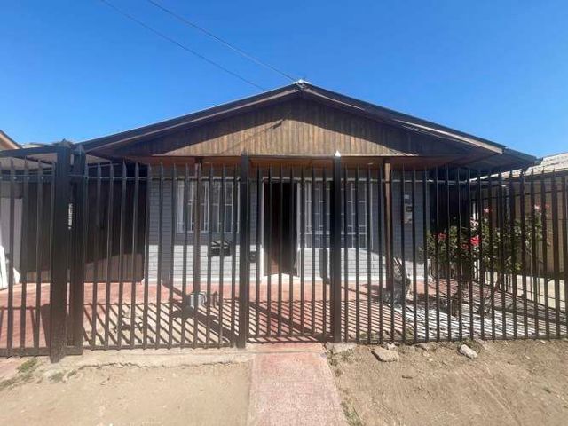 Arriendo casa recién remodelada en Maipu