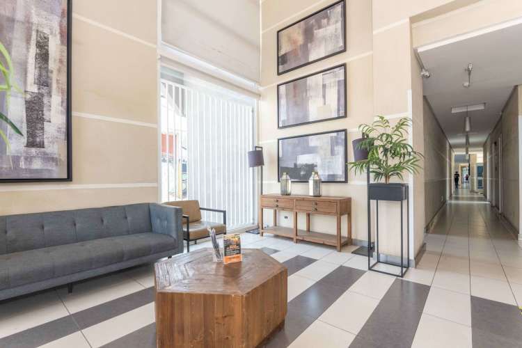 Av. Sta. Rosa 991 (1 Est ) [449-1]