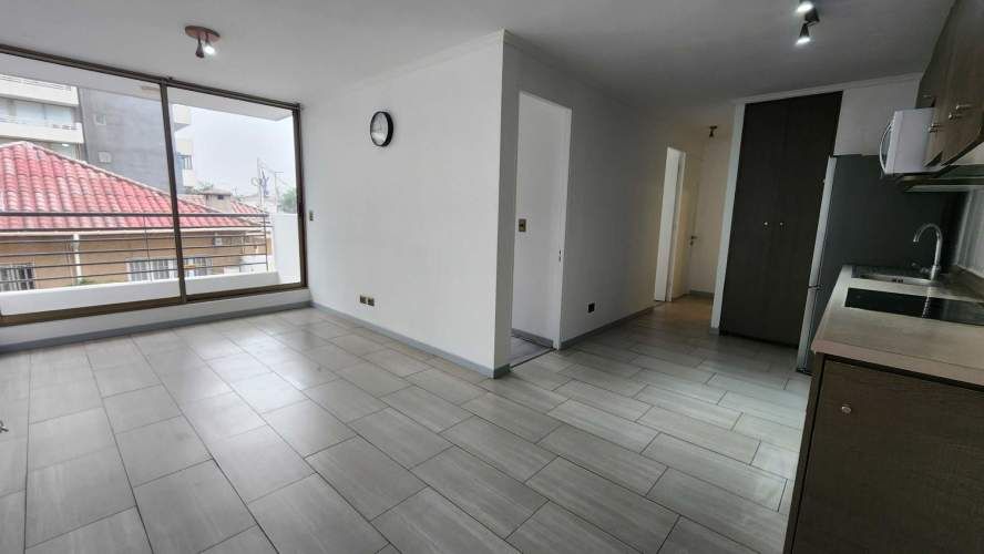 SE VENDE ACOJEDOR Y REMODELADO DEPARTAMENTO (133166)