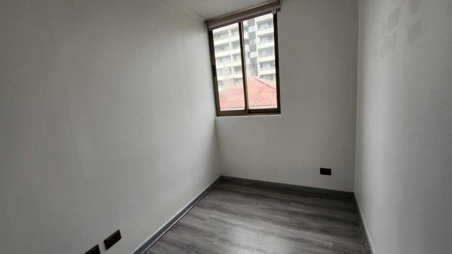 SE VENDE ACOJEDOR Y REMODELADO DEPARTAMENTO (133166)