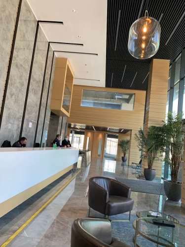 Increible oficina amoblada y con gran vista en Sector Empresarial