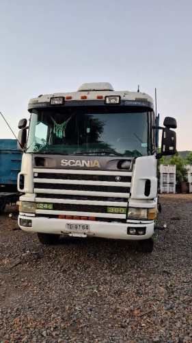 Camion scania y carro