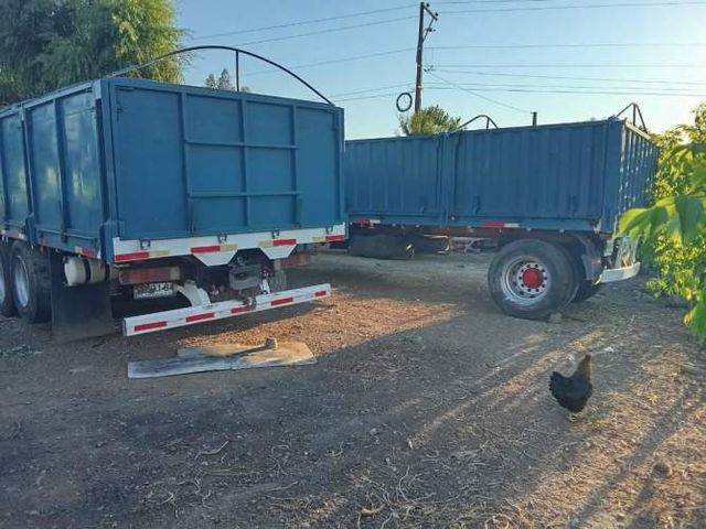 Camion scania y carro