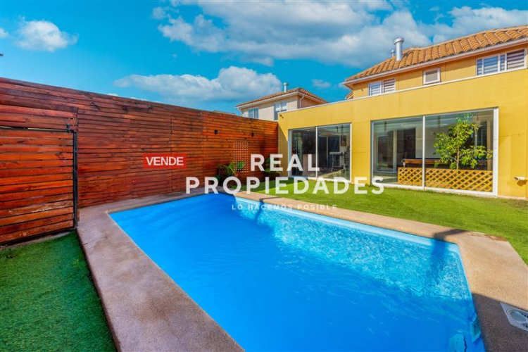 CASA Acceso a laguna navegable en Laguna El Sol. 196 m2