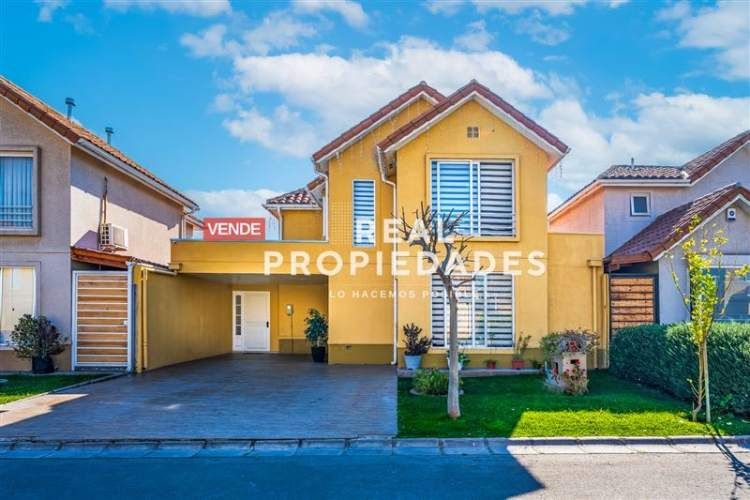 CASA Acceso a laguna navegable en Laguna El Sol. 196 m2