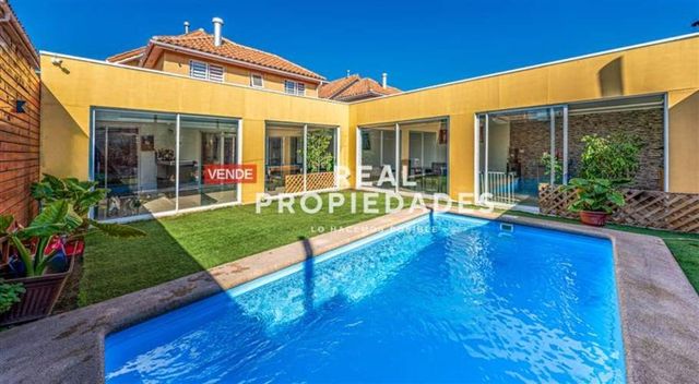 CASA Acceso a laguna navegable en Laguna El Sol. 196 m2