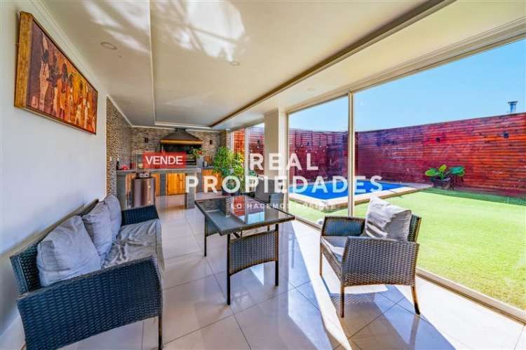 CASA Acceso a laguna navegable en Laguna El Sol. 196 m2