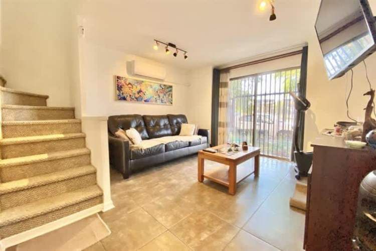 CASA Thiare / Av.El Rosal