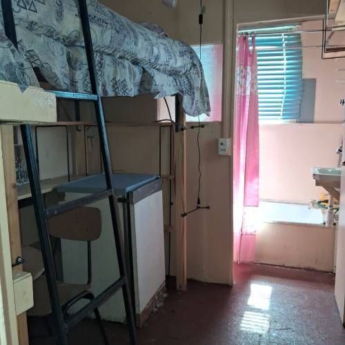 PIEZA CHICA 2PISO AMOBLADA WC PRIVADO MALL VESPUCIO HOSPITAL LF