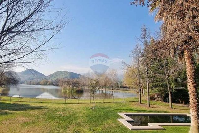 Maravillosa casa con laguna, lujo y naturaleza