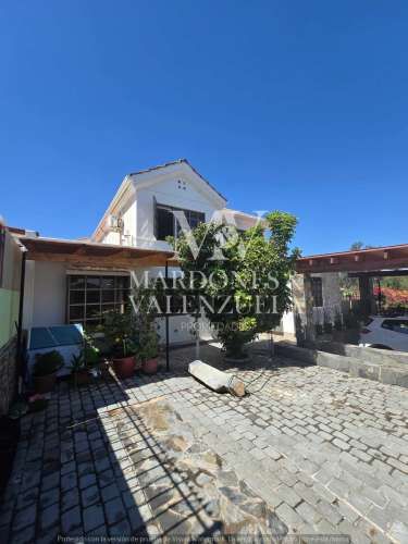 Hermosa y amplia casa en sector residencial (133271)