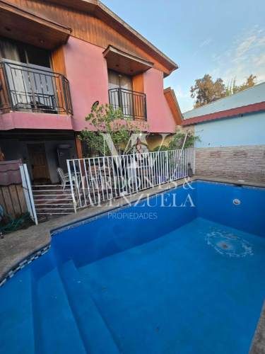 Casa En Venta En Maipú Con Piscina Y Terraza  (133246)