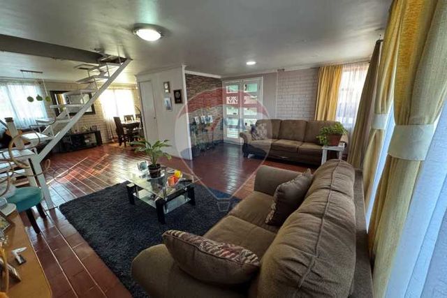 Gran casa en maipú con amplios espacios