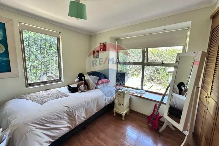 Amplia casa en condominio cerrado la reina