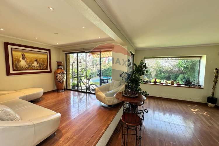 Amplia casa en condominio cerrado la reina