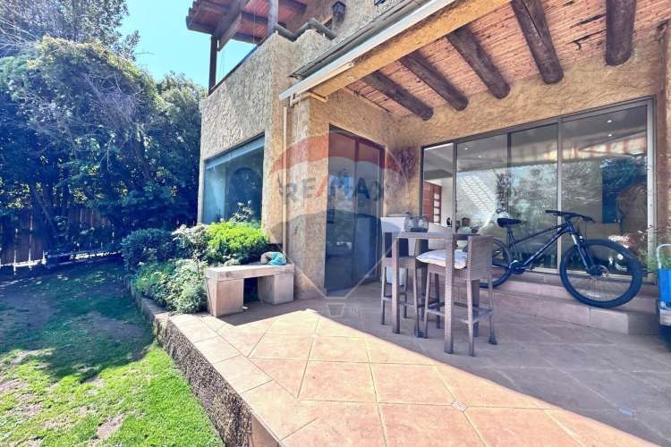 Amplia casa en condominio cerrado la reina