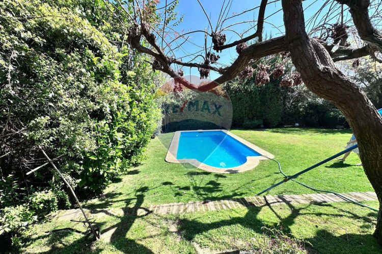 Amplia casa en condominio cerrado la reina