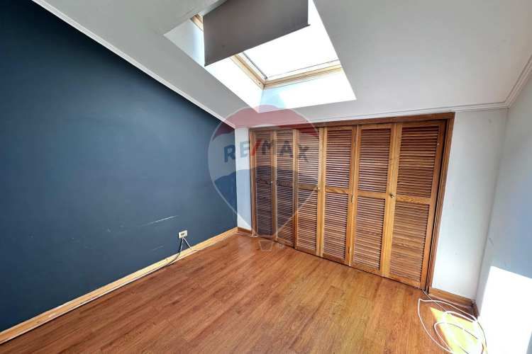 Amplia casa en condominio cerrado la reina