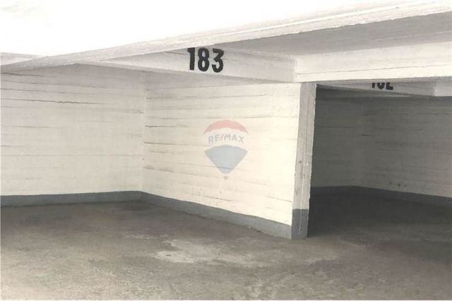 Arriendo estacionamiento huérfanos con miraflores