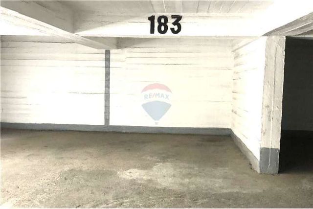 Arriendo estacionamiento huérfanos con miraflores